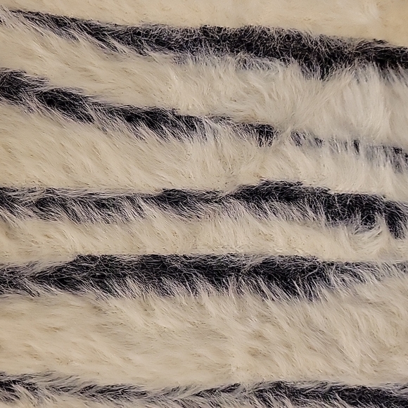 Gorgeous Anthropologie jacket - Picture 3 of 6